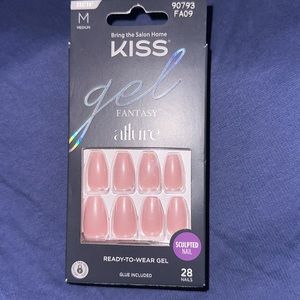 Bring the salon home Kiss gel fantasy ready to wear gel press on nails